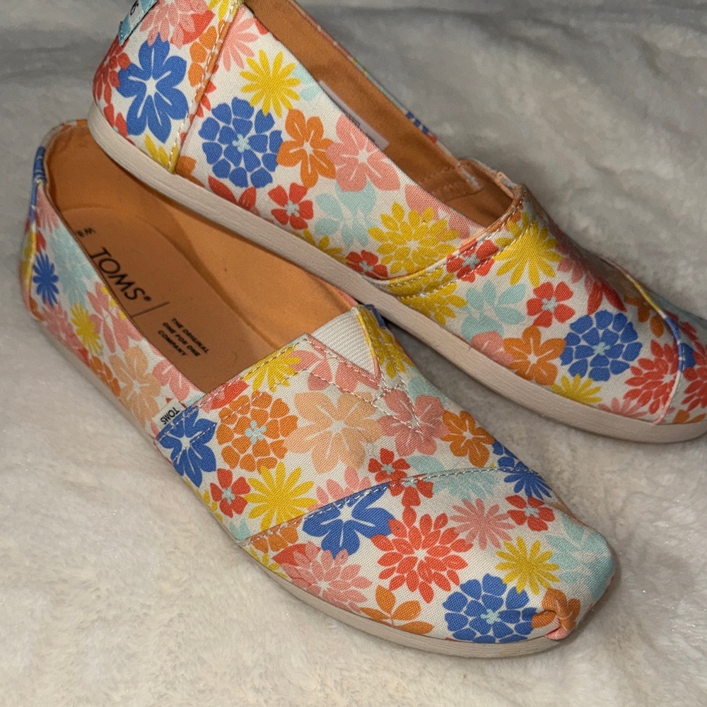 TOMS Women's Multicolor Floral Loafers - Picture 4 of 6